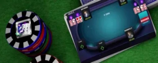 sedang bermain poker online